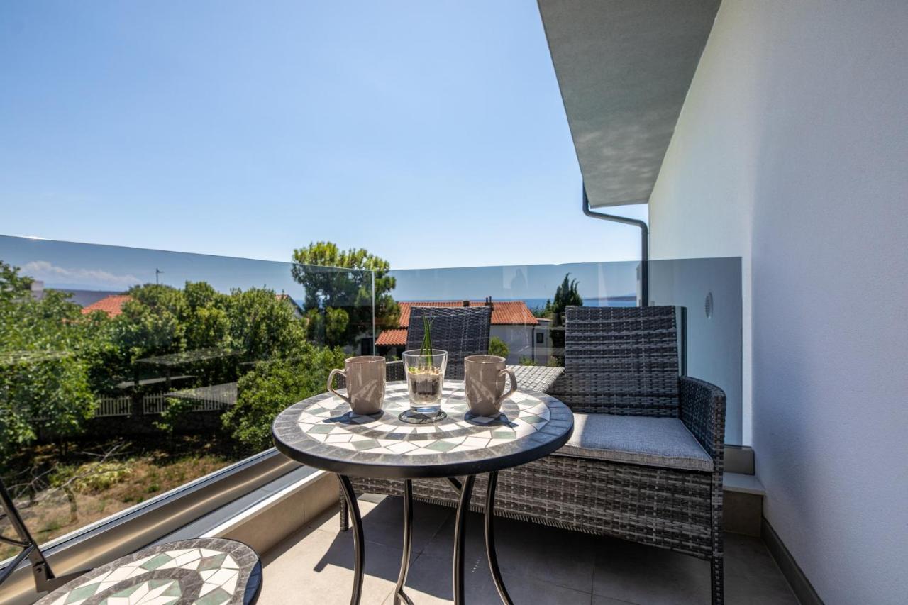 Luxury Villa Adria Apartments คิร์ก ภายนอก รูปภาพ
