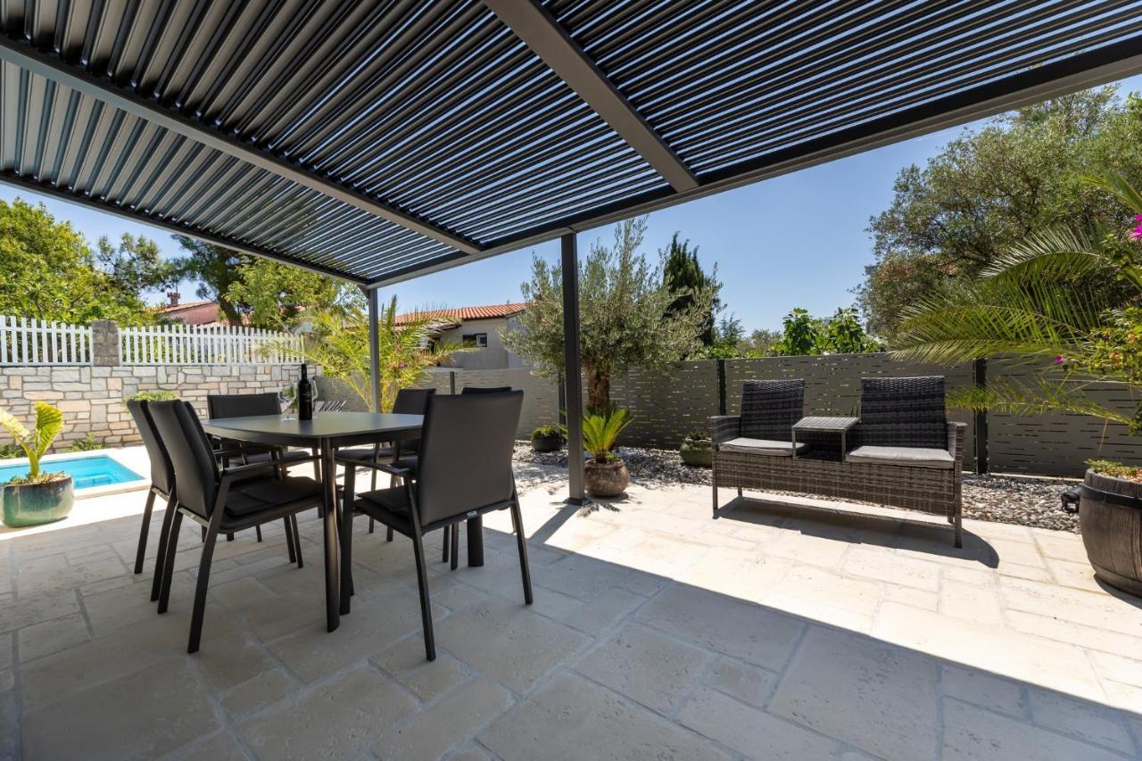 Luxury Villa Adria Apartments คิร์ก ภายนอก รูปภาพ