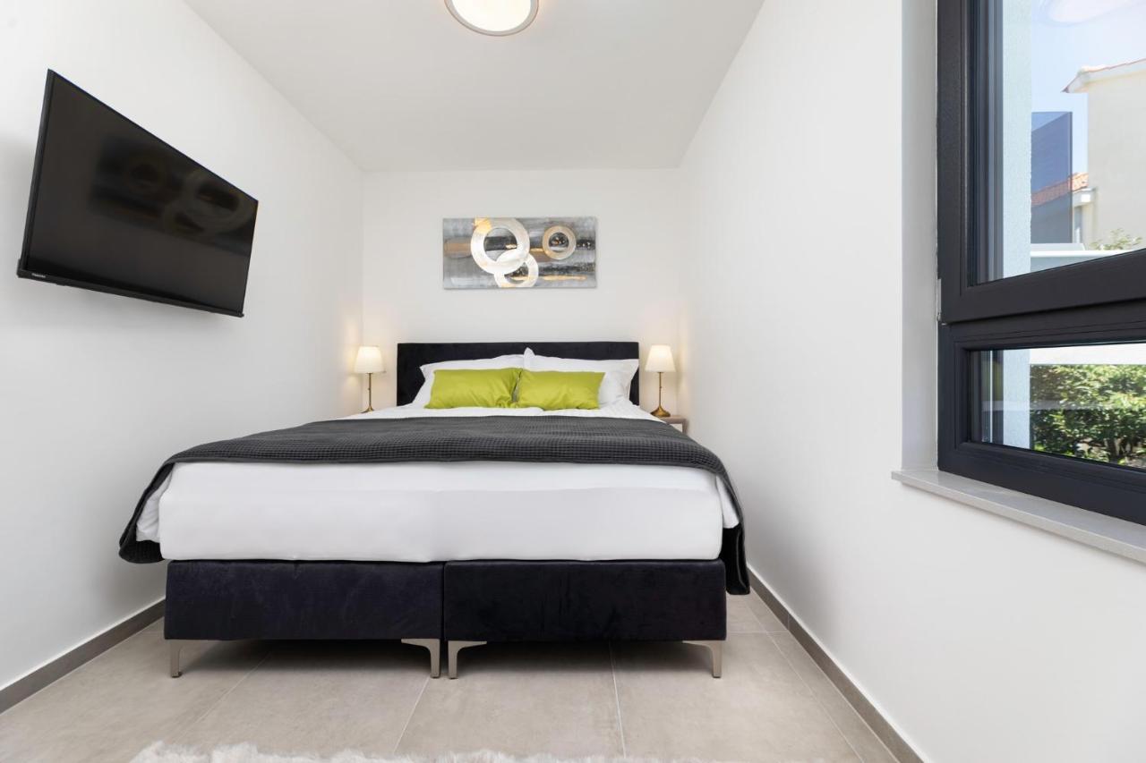 Luxury Villa Adria Apartments คิร์ก ภายนอก รูปภาพ