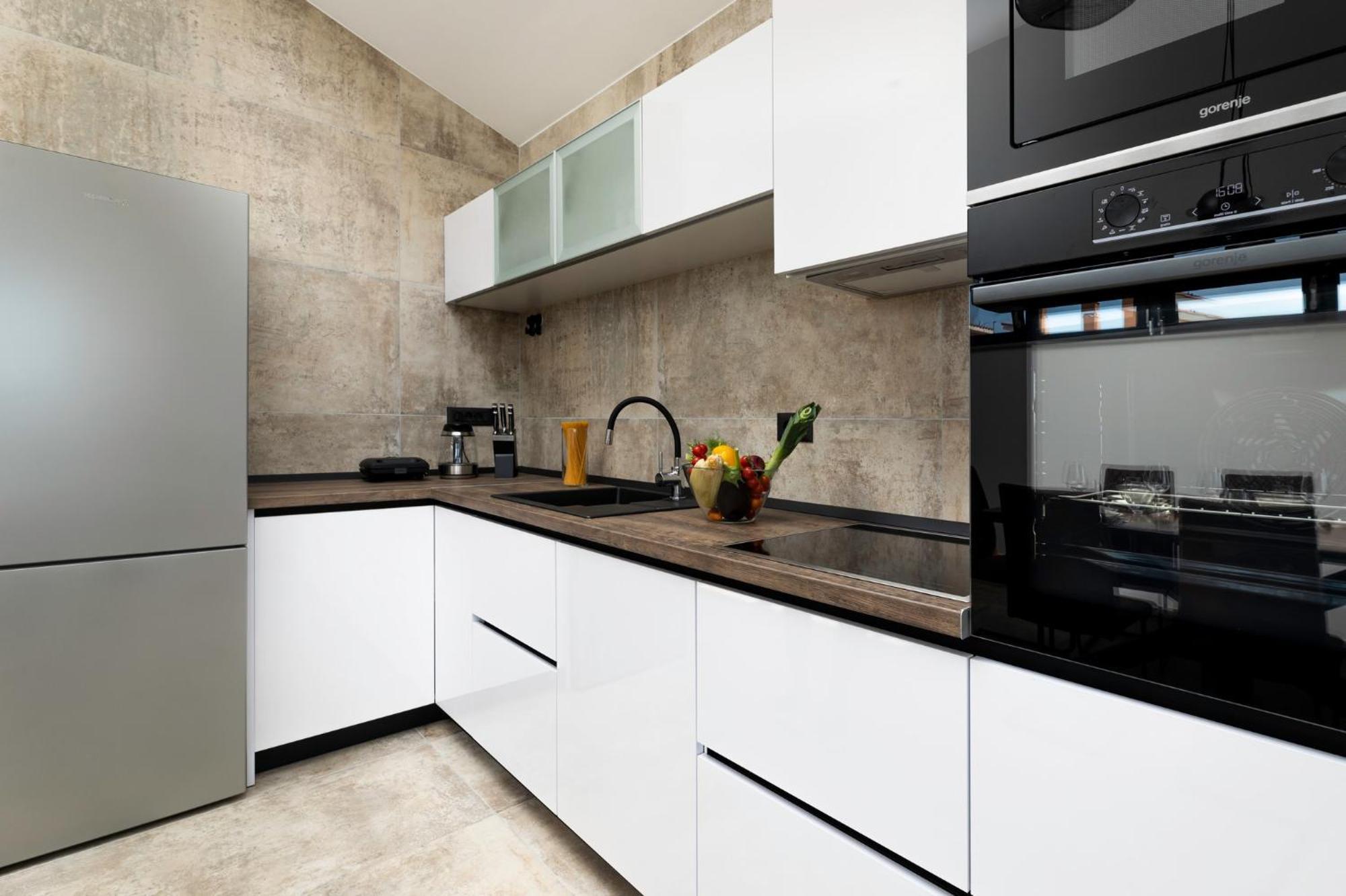 Luxury Villa Adria Apartments คิร์ก ภายนอก รูปภาพ