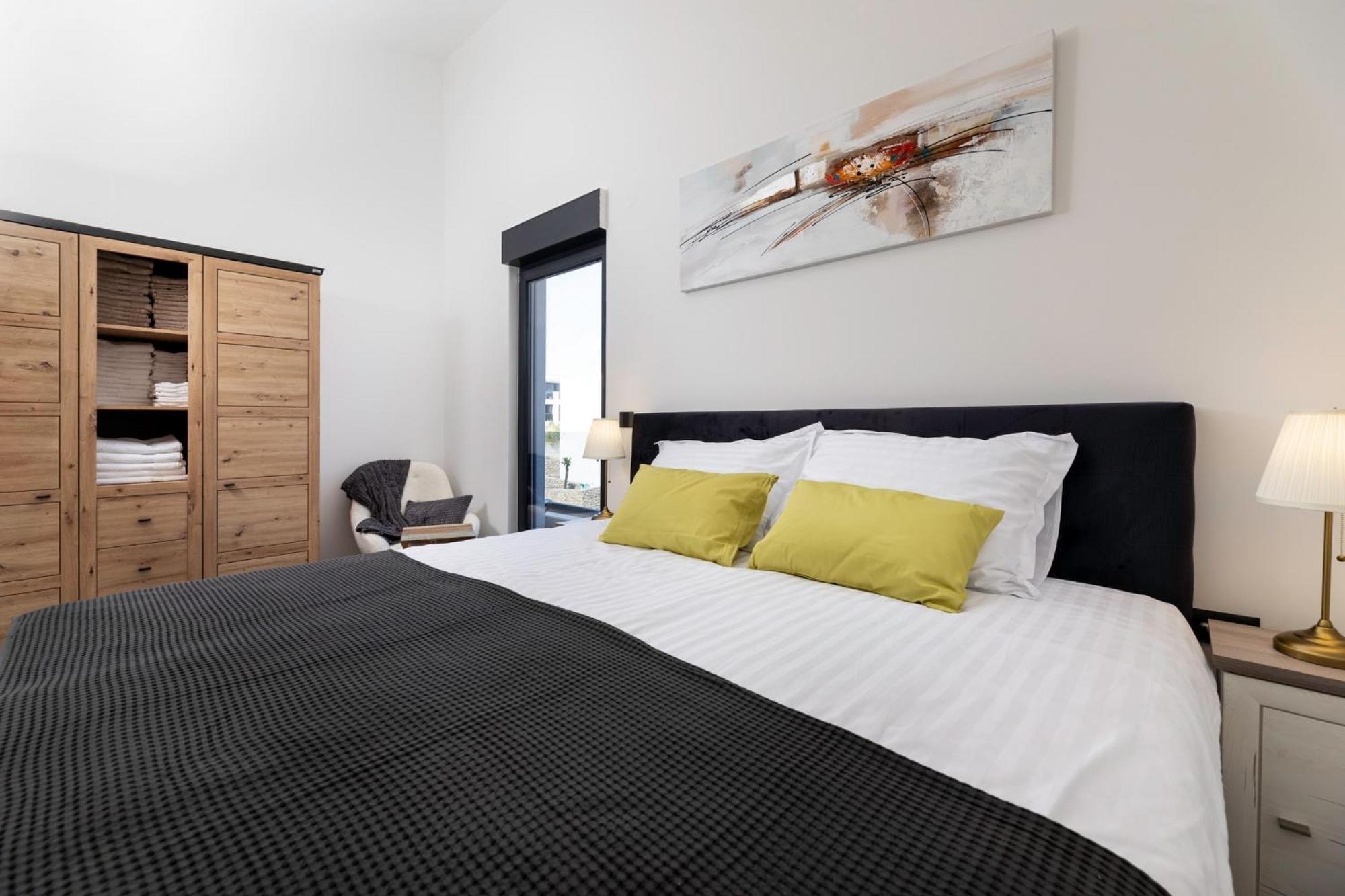 Luxury Villa Adria Apartments คิร์ก ภายนอก รูปภาพ