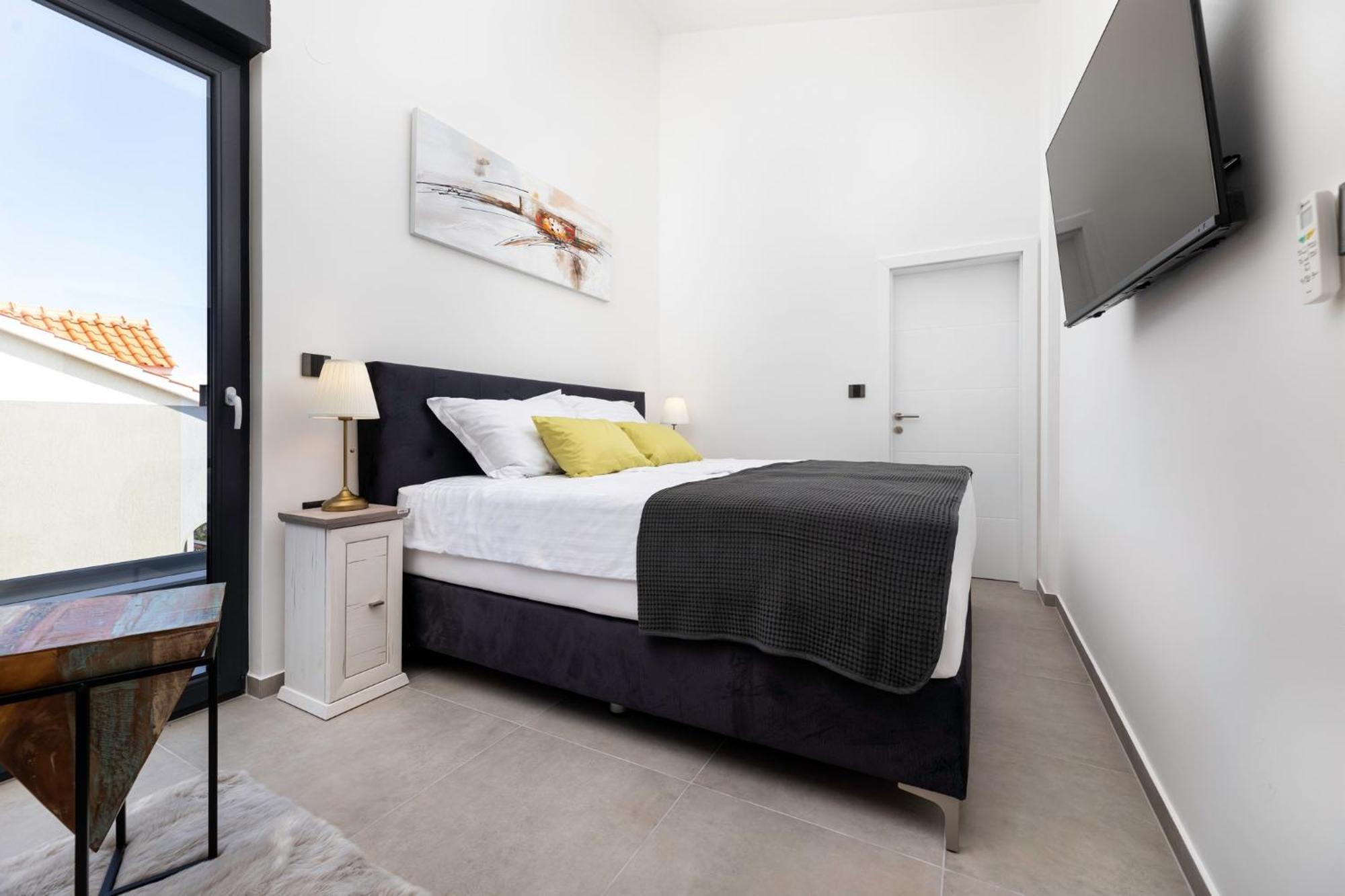 Luxury Villa Adria Apartments คิร์ก ภายนอก รูปภาพ