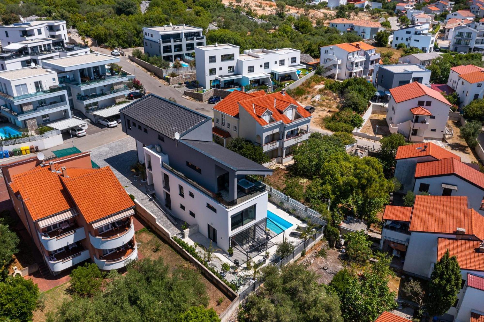 Luxury Villa Adria Apartments คิร์ก ภายนอก รูปภาพ
