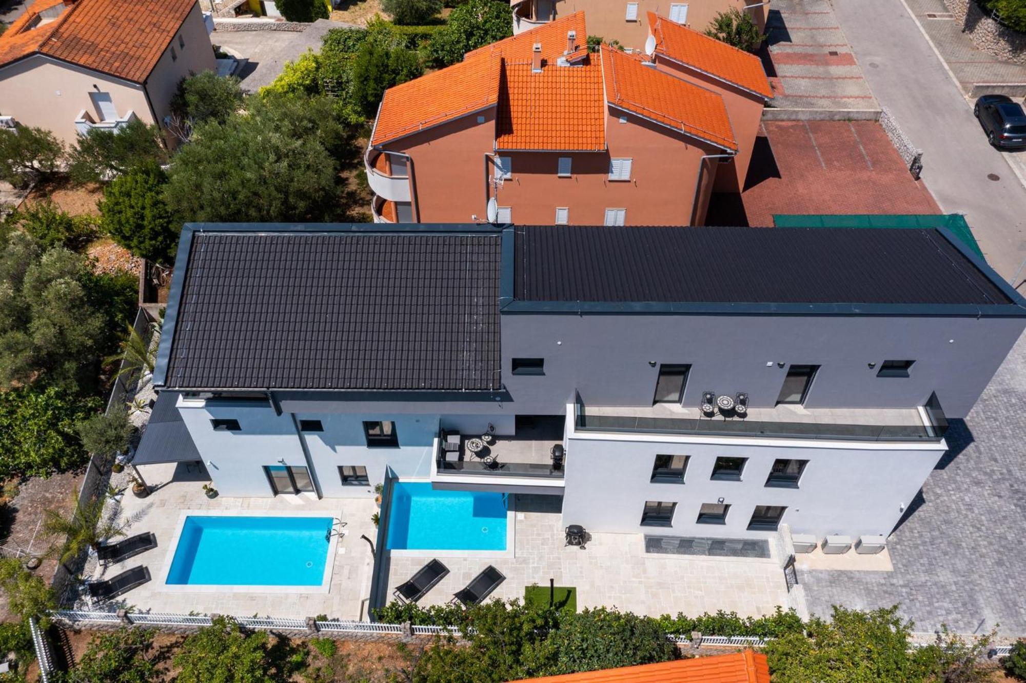 Luxury Villa Adria Apartments คิร์ก ภายนอก รูปภาพ