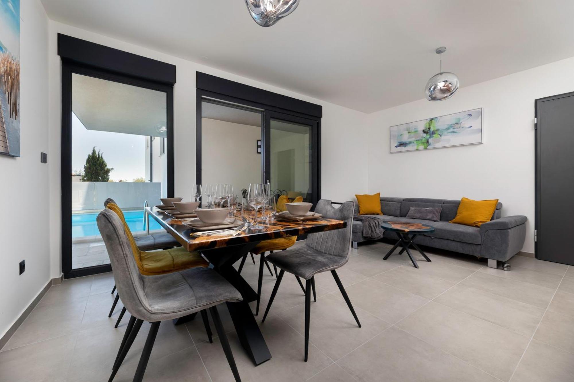 Luxury Villa Adria Apartments คิร์ก ภายนอก รูปภาพ