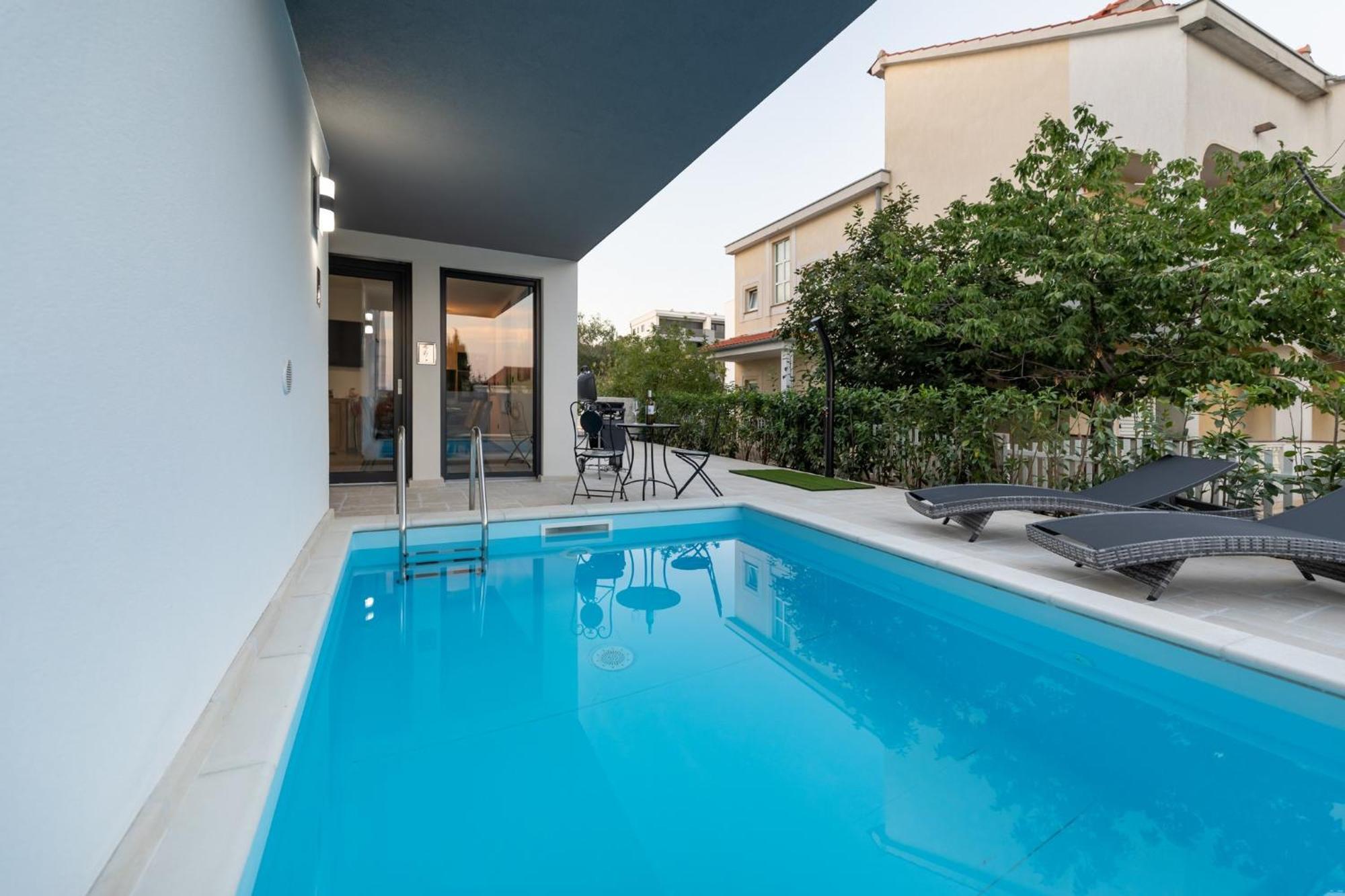 Luxury Villa Adria Apartments คิร์ก ภายนอก รูปภาพ