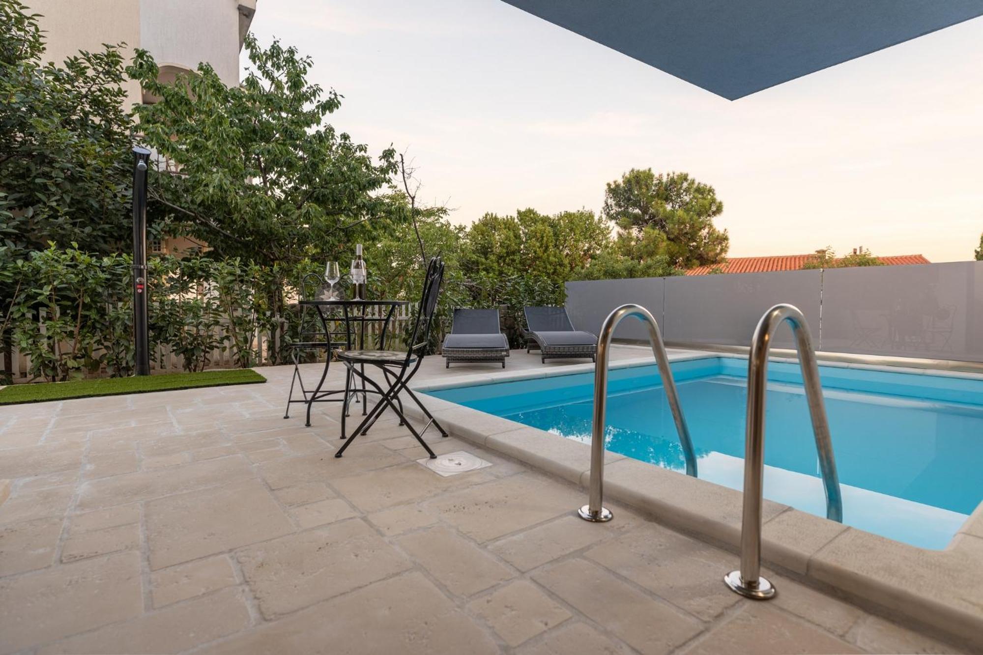 Luxury Villa Adria Apartments คิร์ก ภายนอก รูปภาพ