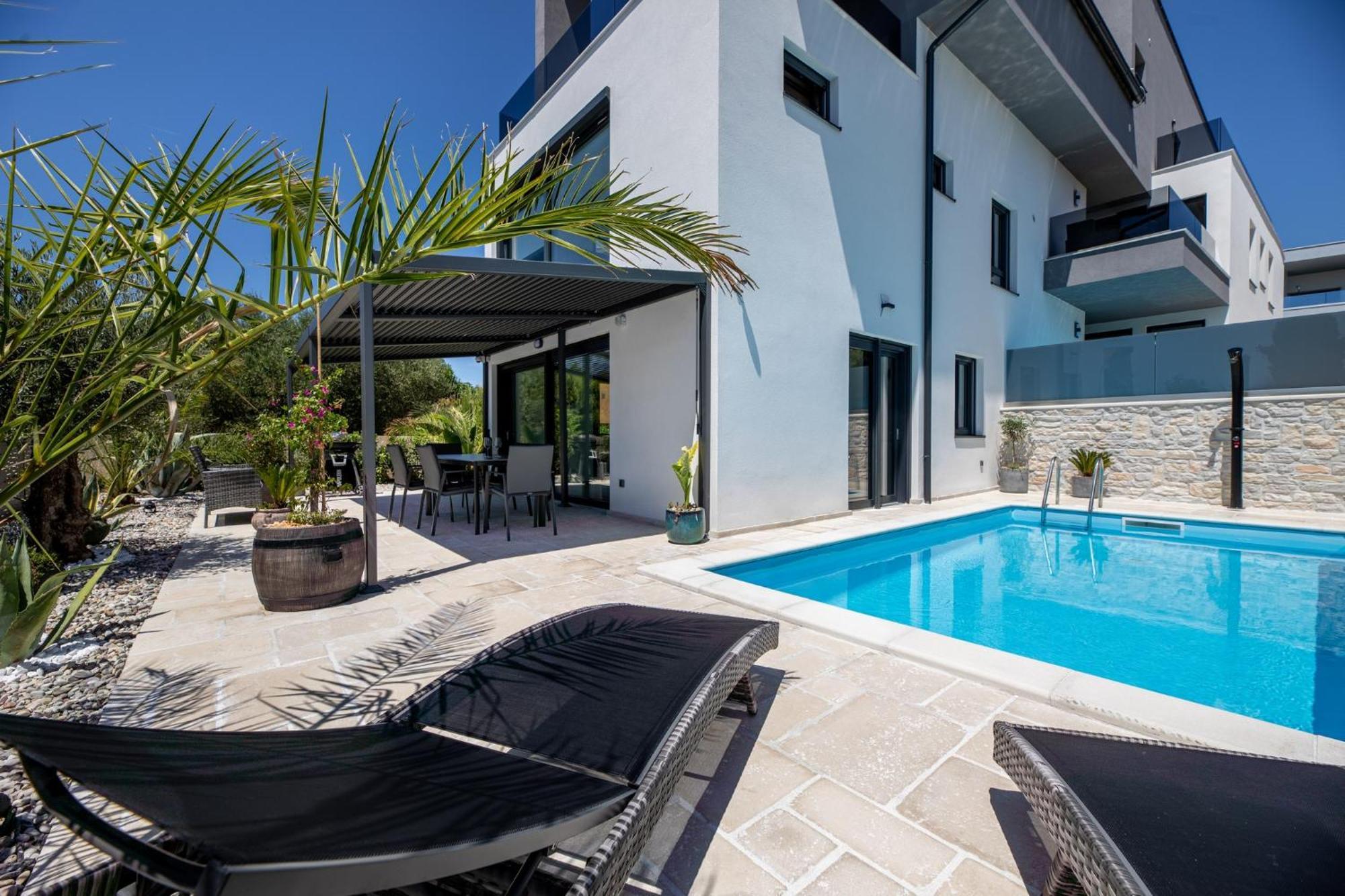 Luxury Villa Adria Apartments คิร์ก ภายนอก รูปภาพ