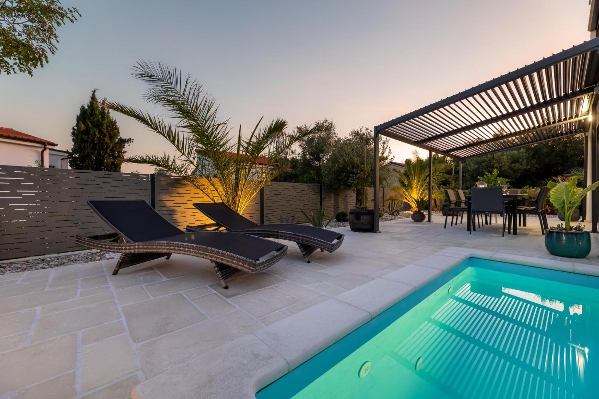 Luxury Villa Adria Apartments คิร์ก ภายนอก รูปภาพ